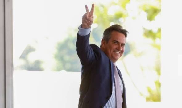 Ciro Nogueira é senador licenciado e ministro da Casa Civil